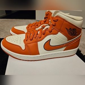 Wmns Air Jordan 1 Mid SE 'Sport Spice'